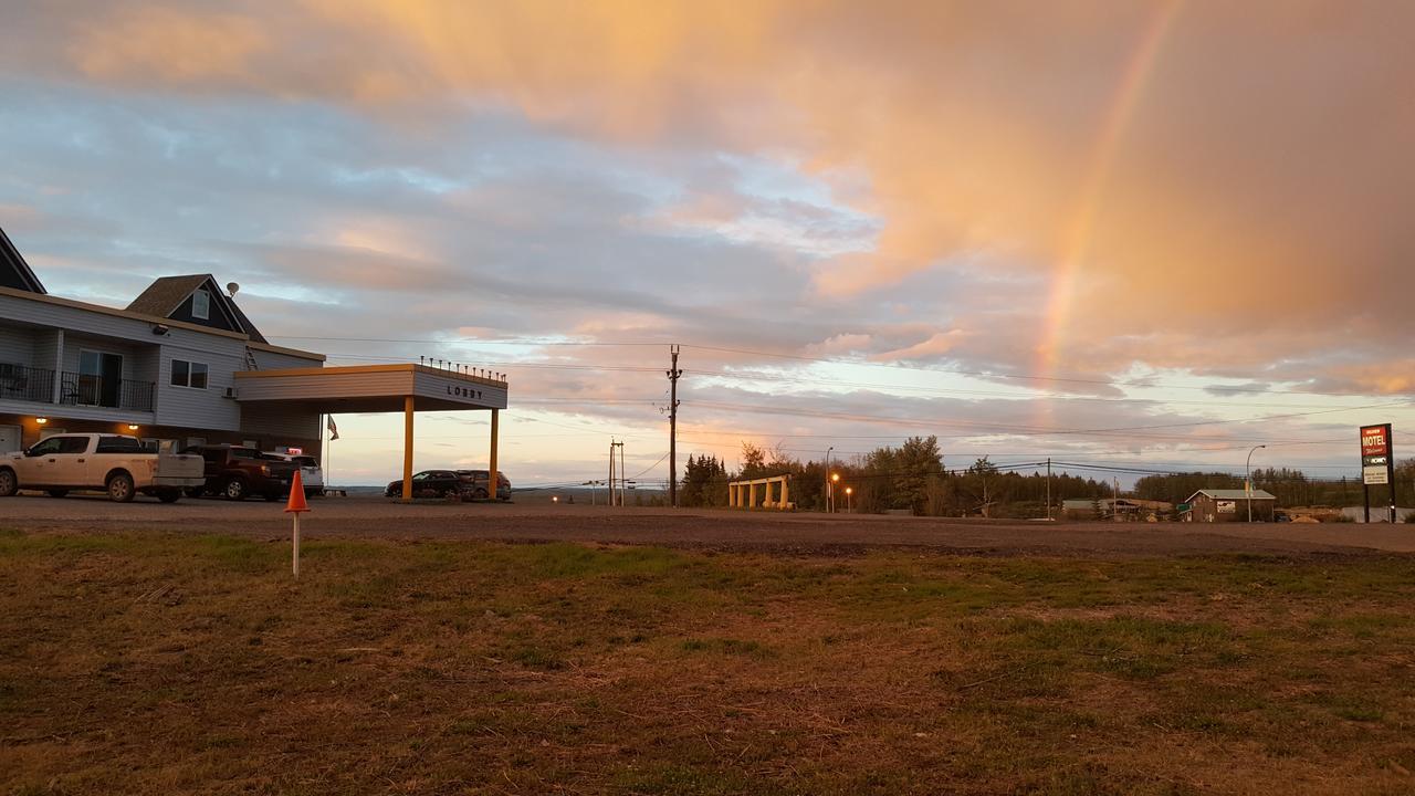 Hillview Motel Vanderhoof Экстерьер фото