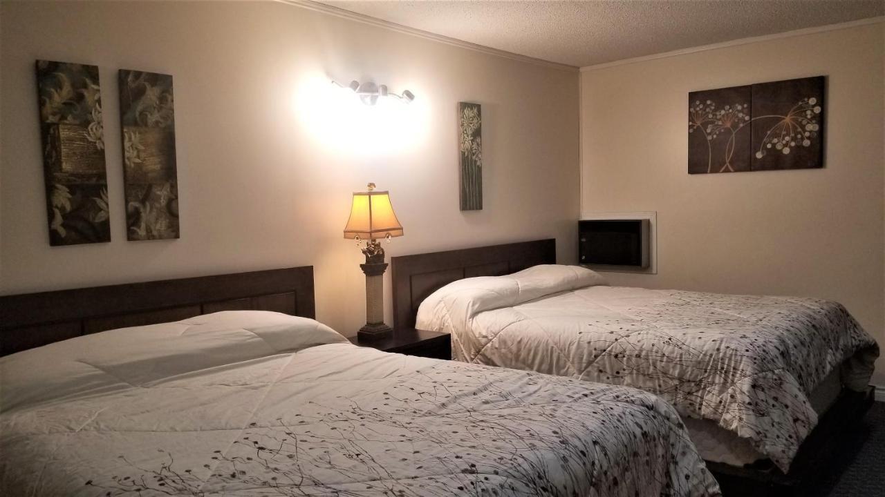 Hillview Motel Vanderhoof Экстерьер фото